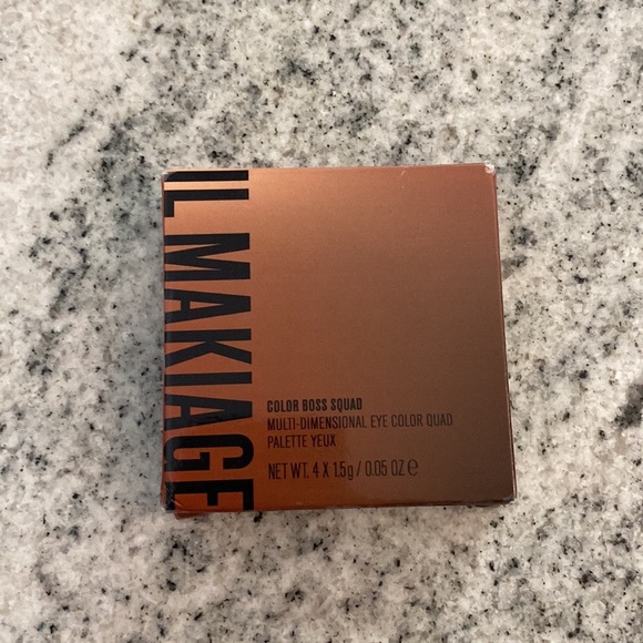 Il Makiage ColorBoss brown eyeshadow quad, waterproof creamy blendable powder - Picture 5 of 7